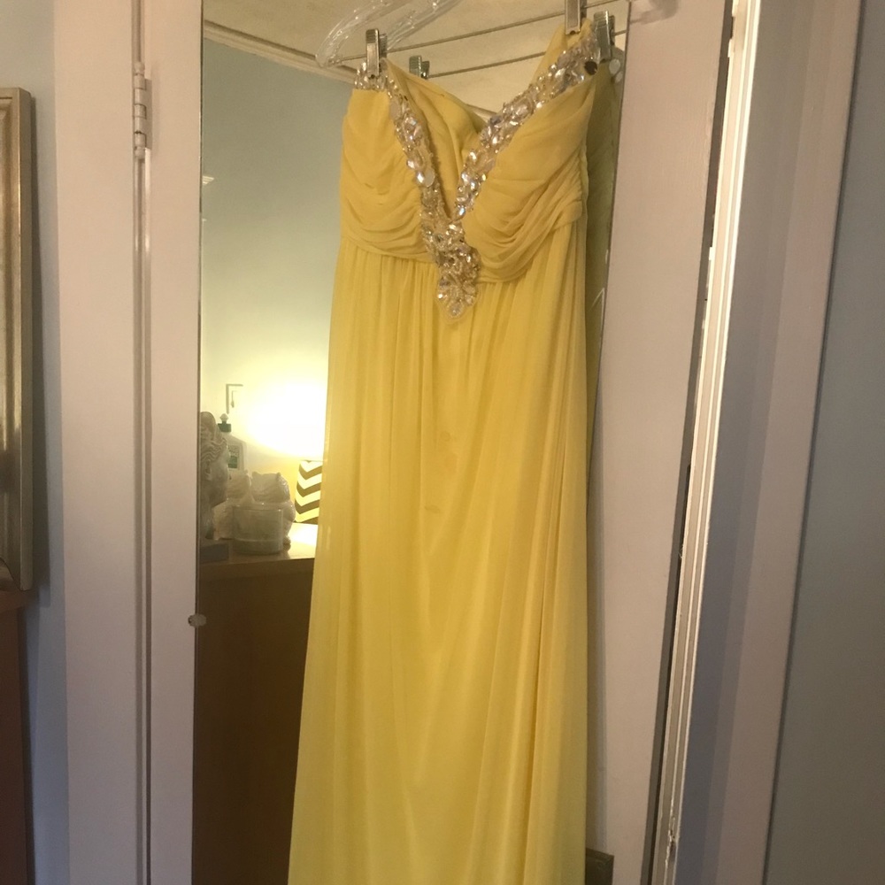 Buttery Yellow prom dress.
